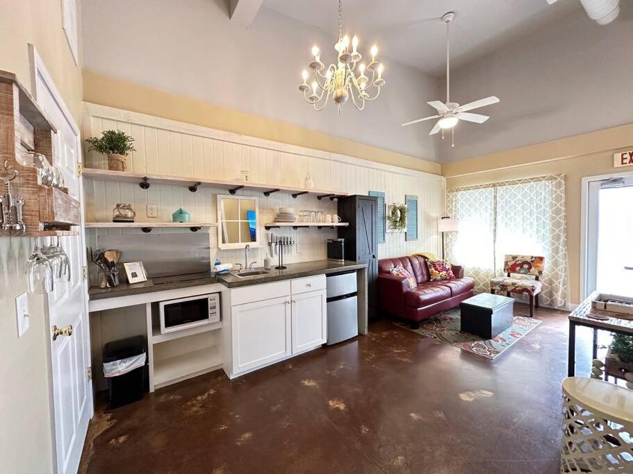 Haven At Hazel~Downtown Bungalow Demorest Exterior foto