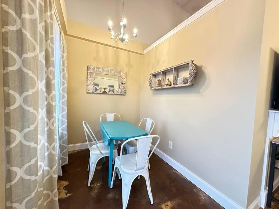 Haven At Hazel~Downtown Bungalow Demorest Exterior foto